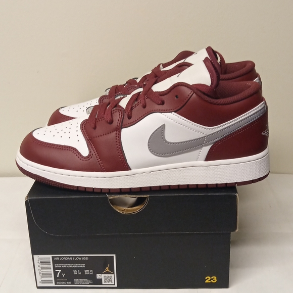 Air Jordan 1 Low (GS) - Picture 4 of 13